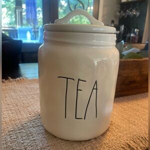 Rae Dunn tea canister. No crack or chips! Lid has a seal.